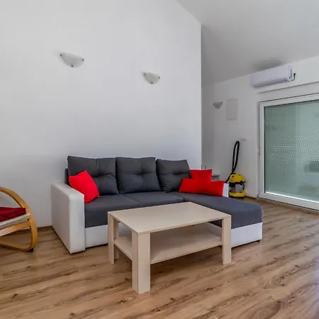 Apartment Amazing In With Wifi Novi Vinodolski