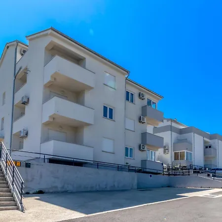 Apartment Amazing In With Wifi Novi Vinodolski